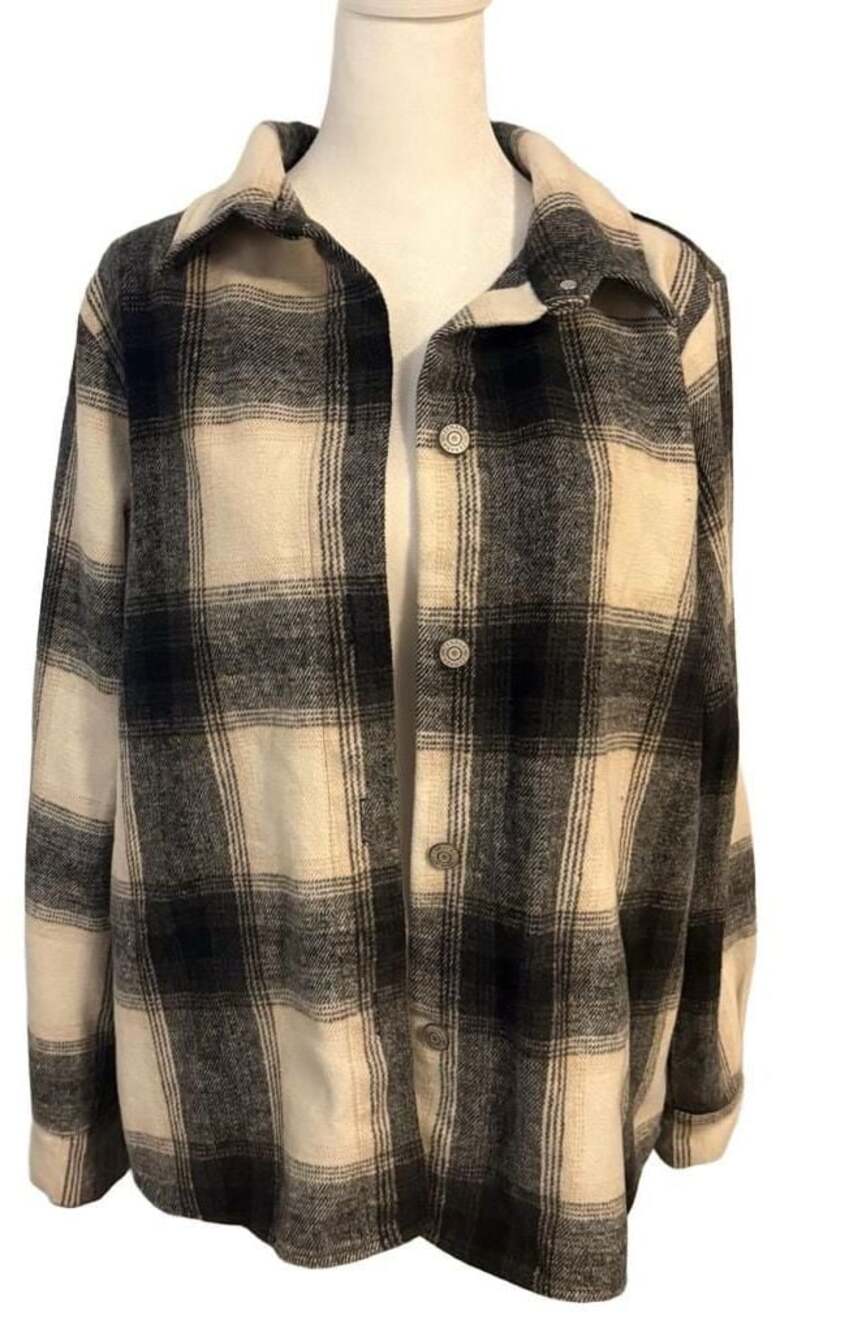 Zenana Women’s Plaid Shacket Med Black White Button Front Oversized Fall Jacket